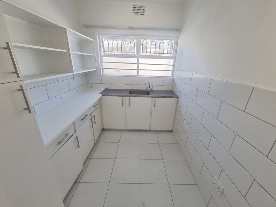 To Let 1 Bedroom Property for Rent in Sea Point Western Cape